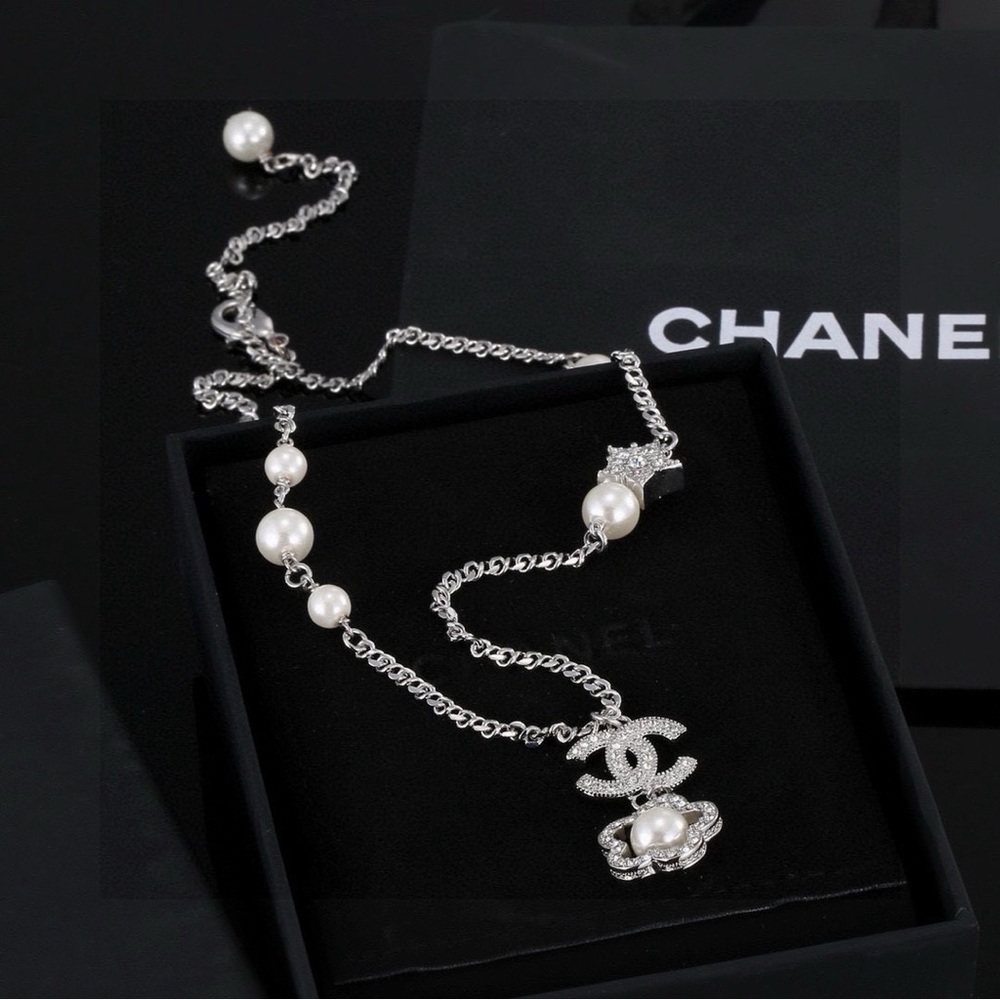 Chanel necklaces - Picture 4 of 6